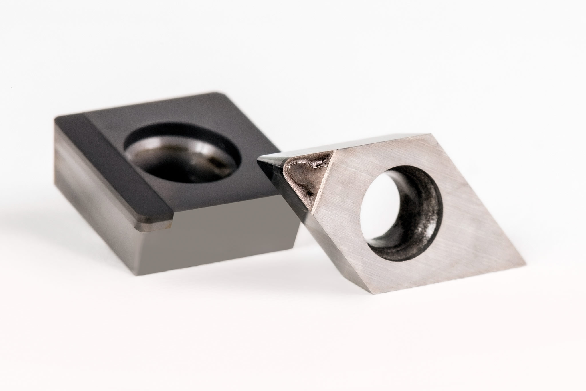 PCD-tipped cutting inserts from MAPAL.