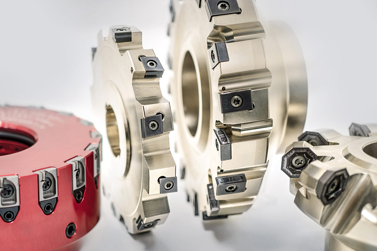 A selection of milling cutters with exchangeable inserts from MAPAL.