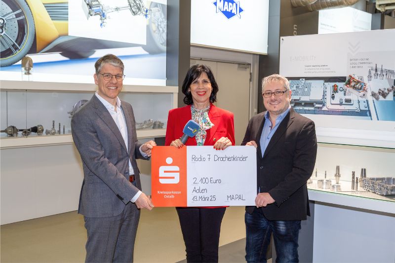 A donation from MAPAL goes to Radio 7's Drachenkinder campaign.