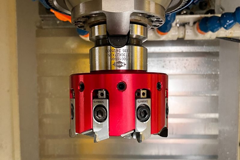 The image shows the PCD face milling cutter NeoMill-Diamond Power