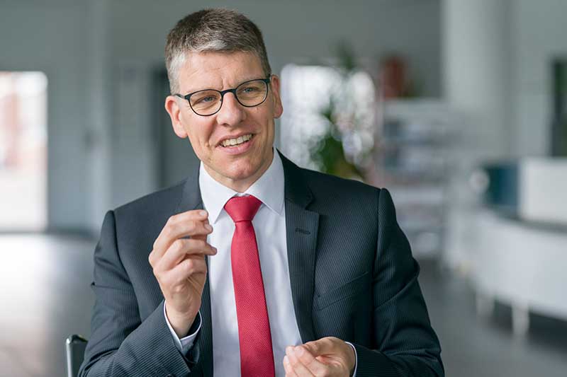 It is a portrait of Dr Jochen Kress, President of MAPAL since 2018.