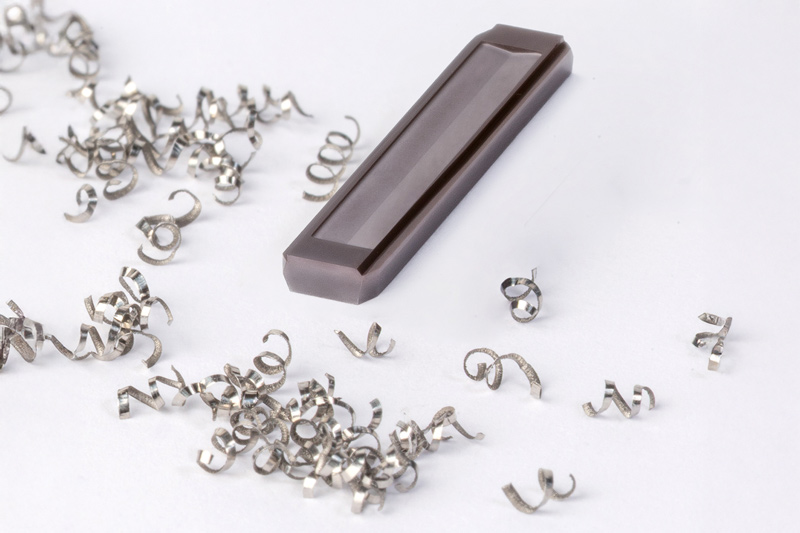 MAPAL developed a standardized chip breaker geometry for finish boring ...