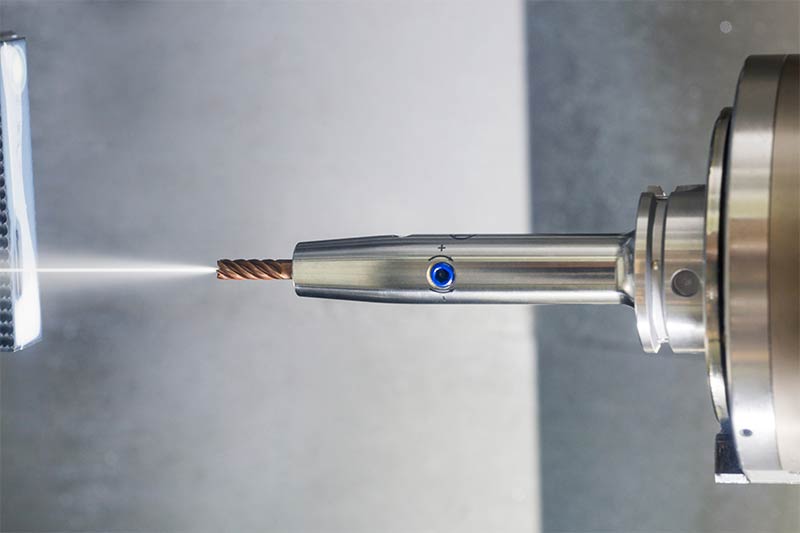 UNIQ hydraulic chuck in horizontal close-up