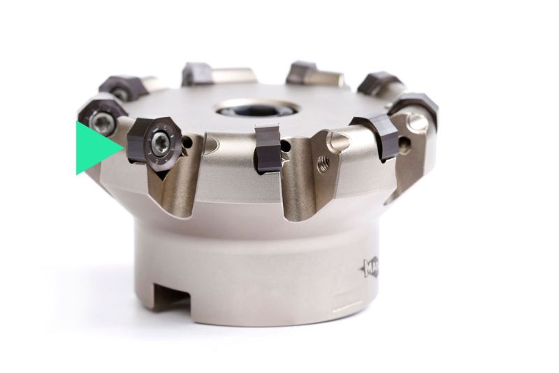 Photo of the Neomill-16-Finish_06_01_01 with indexable cutting insert with 16 cutting edges.