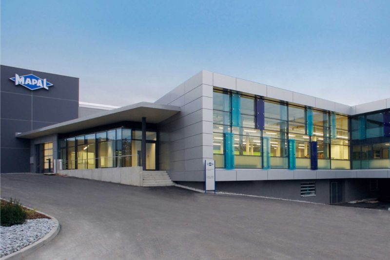 The picture shows the main MAPAL plant in Aalen from the outside.